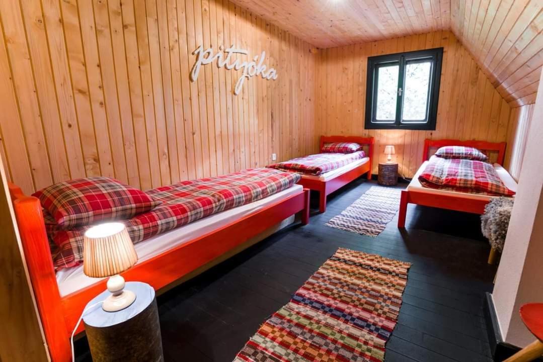 Villa Piricske Pihenohaz à Ciceu Extérieur photo